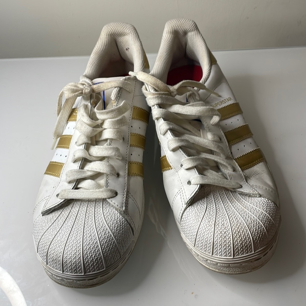 Adidas three stripes superstar white and gold